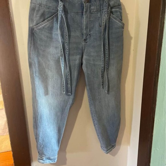 The BEST jeans EVER :) - Picture 2 of 4